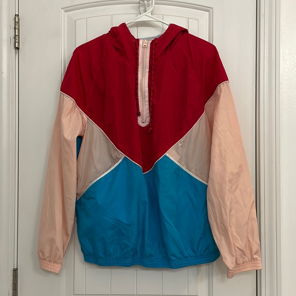 Xersion medium windbreaker with hood red/pink/blue